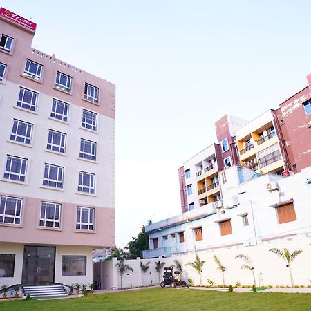 Hotel The Marutinandan Grand Deoghar Zewnętrze zdjęcie